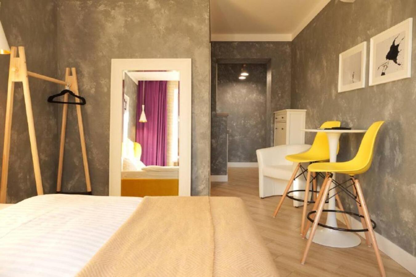 Freedom Apartments In City Center Kiev Buitenkant foto