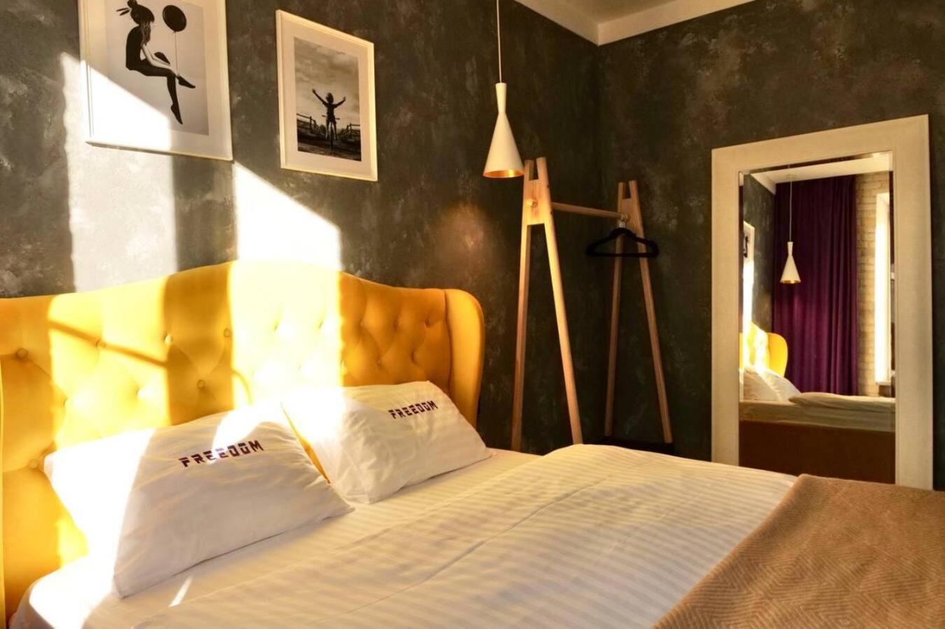 Freedom Apartments In City Center Kiev Buitenkant foto