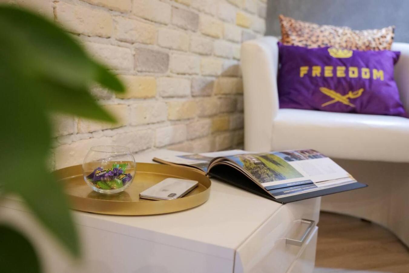 Freedom Apartments In City Center Kiev Buitenkant foto