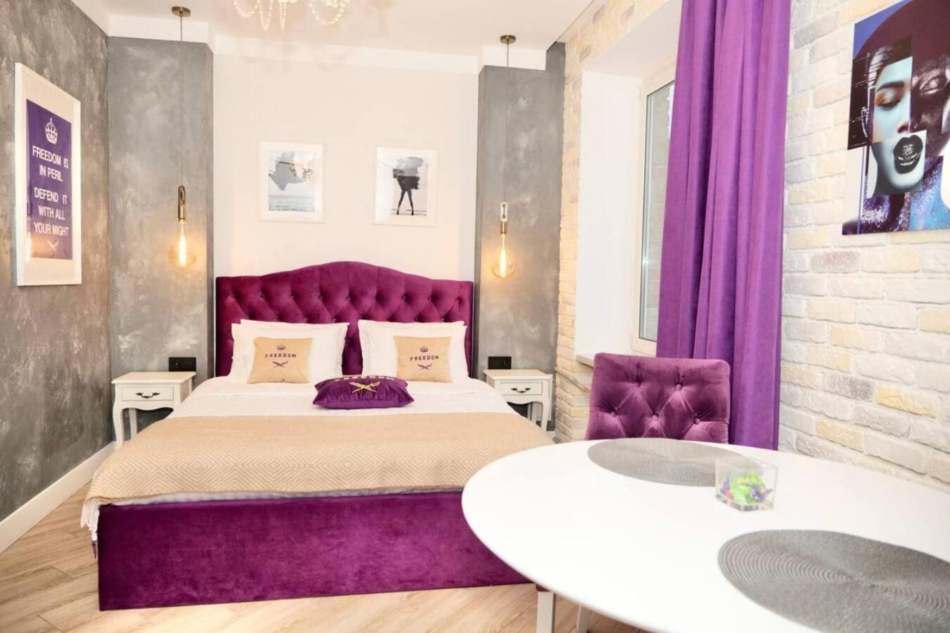 Freedom Apartments In City Center Kiev Buitenkant foto